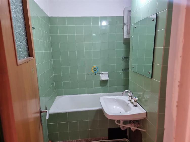 Vânzare apartament 3 camere Trivale - 1