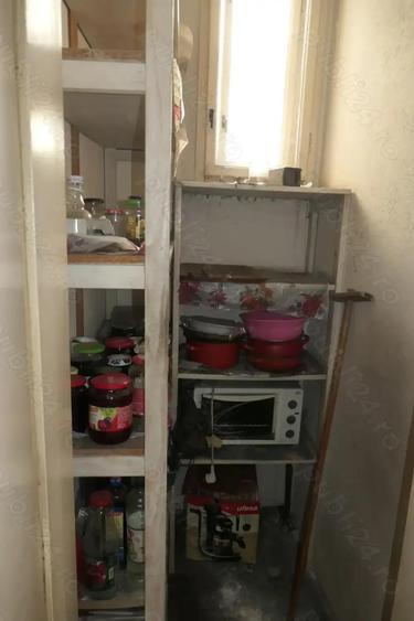 Apartament 4 camere foarte spa?ios - tot etajul, loca?ie excep?ionala - 3