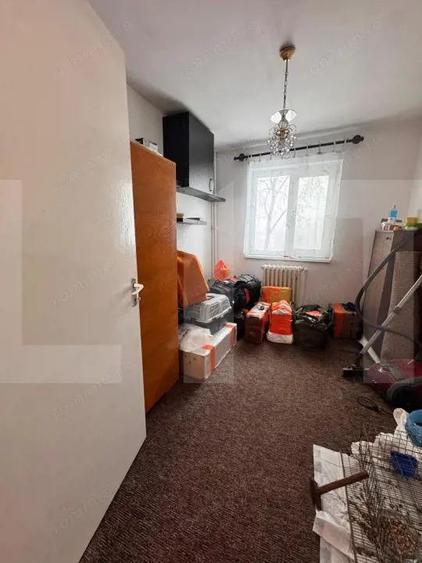 Apartament cu 3 camere semidecomandat, etaj 2 - Bd. Mihai Eminescu - 1