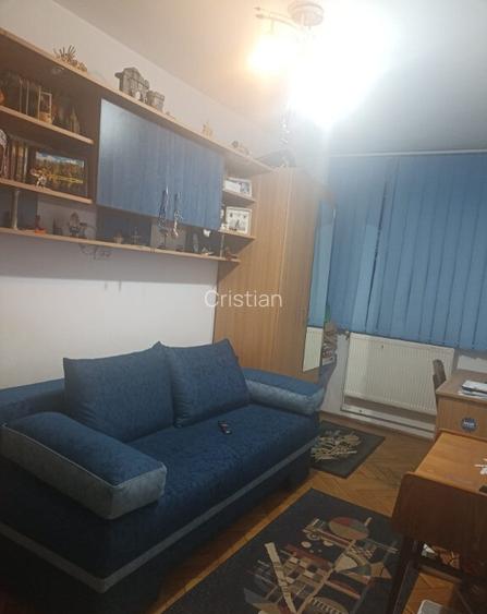 Vanzare apartament cu 3 camere