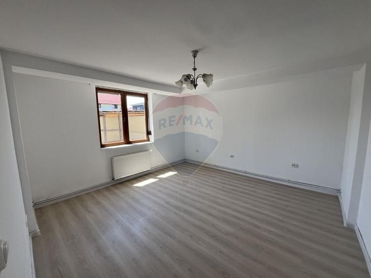 Casă cu 6 camere de vânzare în Pitești - 10