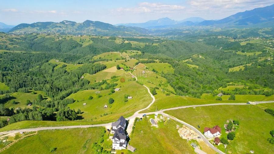 Teren intravilan - 11