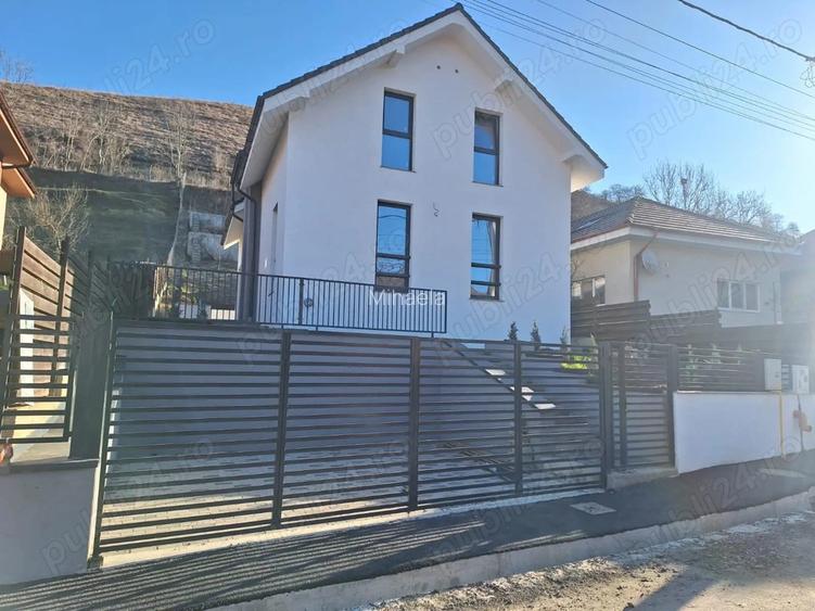 Proprietar vand casa individuala loc Tau?i