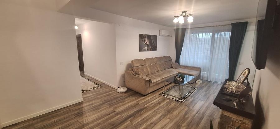Vanzare apartament  3 camere,vedere către Coloana Infinit, 168000 € - 3