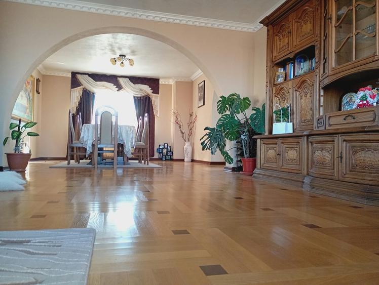 Vilă Spațioasă (228 mp) – Finisaje Premium din Lemn Masiv & stucco - 12