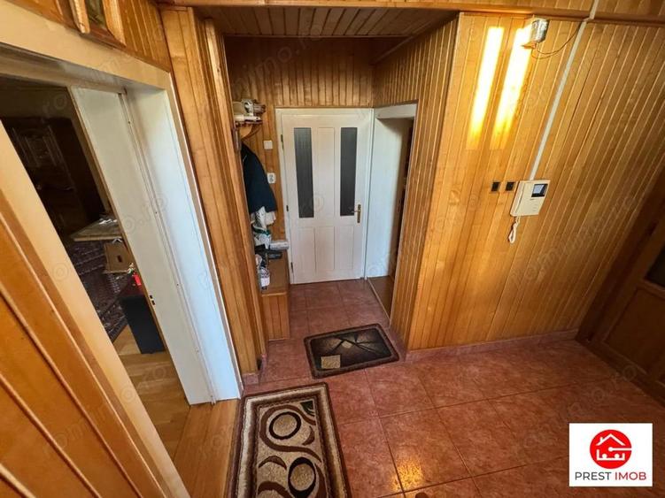 Casa independenta , vintage de vanzare , 300 mp cu teren de 1493 mp Sancrariul de Mures - 1