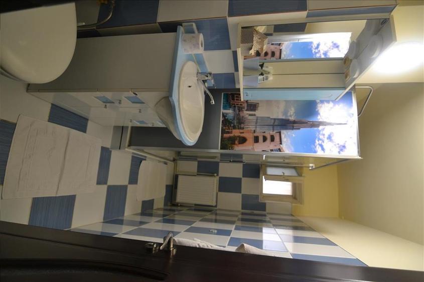 Apartament 3 camere decomandat 2 bai.2 balcoane  etajul 2   Judetean - 26