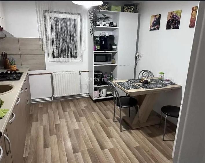 AEM - 3 cam - decomandat - mobilat - centrala - spatios