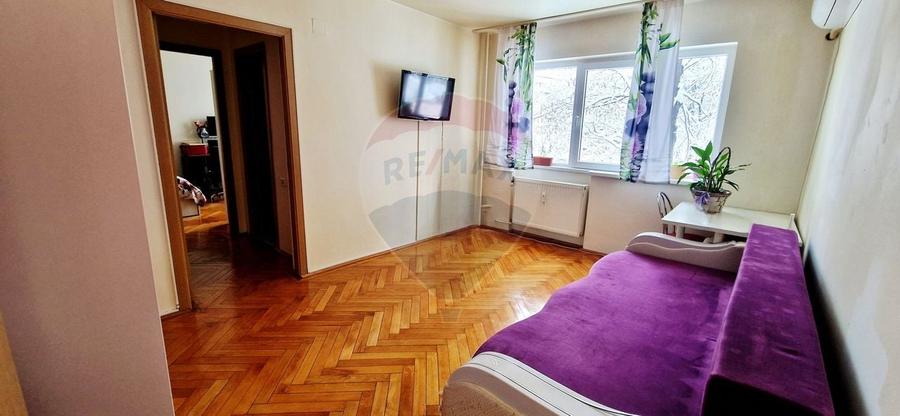 Apartament 2 camere,etaj 1, semidecomandat, balcon,zona centrala - 1