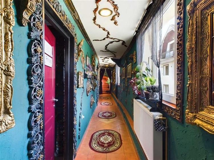 Resedinta impresionanta,vedere panoramica, Centru Istoric --  Drumul Poienii, Br - 4