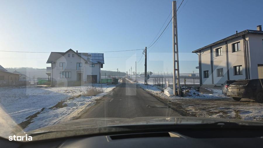 Teren intravilan 1400 mp, front 13,5 ml, localitatea Ipotesti - SV - 1