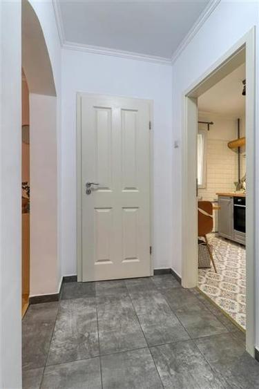 AP.2 CAMERE RENOVAT MOBILAT UTILAT SECTOR 1 CALEA DOROBANTI - 17