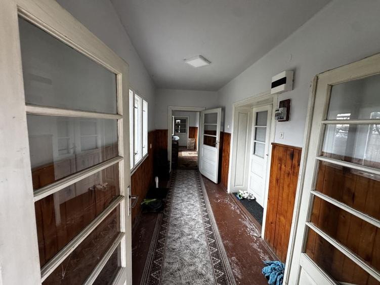 Casă cu 4 camere cu Teren 2800 Mp în Râpa