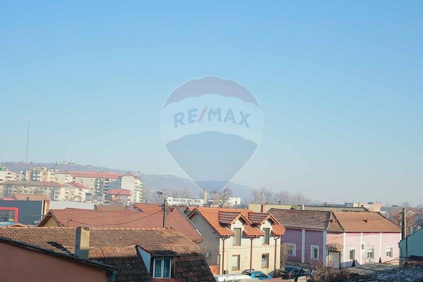 Apartament 2 camere et. 2, de vânzare zona Complex Velența - 5