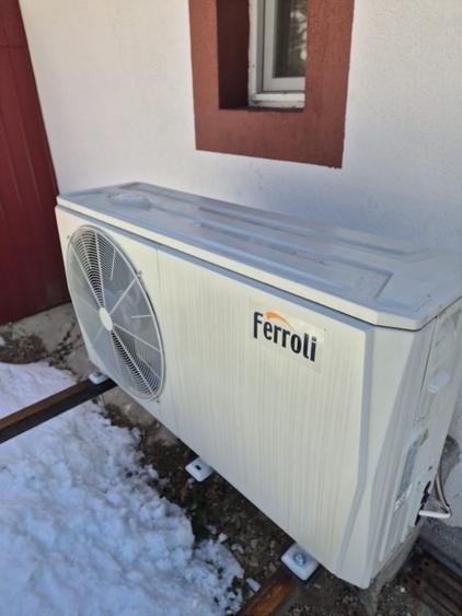 Vand s au schimb cu apartament . - 1