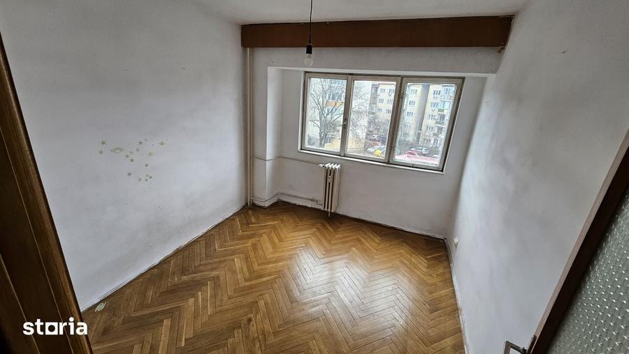 Apartament cu 3 camere decomandat în Dacia