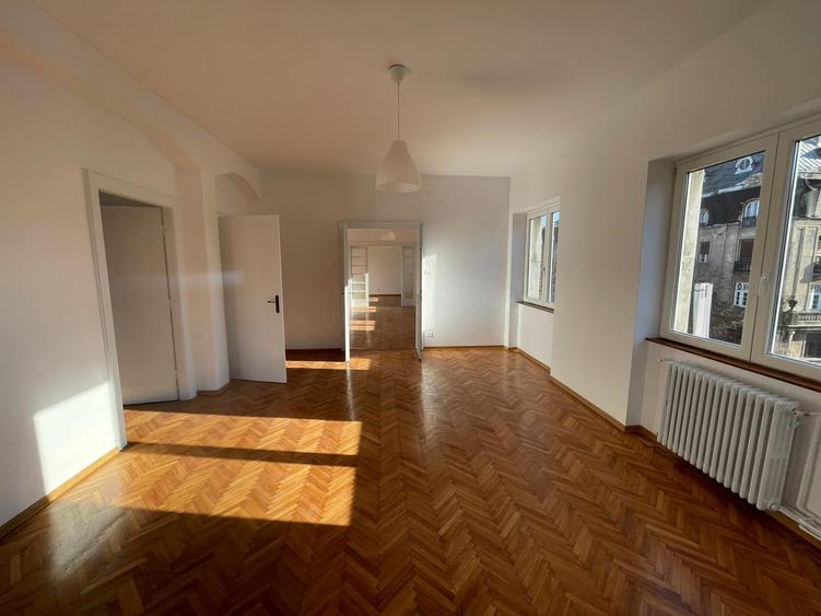 Apartament 4 camere în Piața Unirii | Clădire istorică | Str. Flor - 5