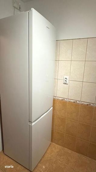 Apartament cu 3 camere semidecomandat în Grivița