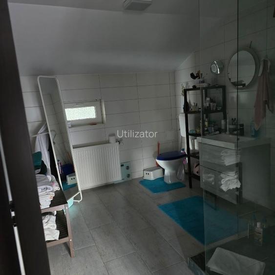 Casa de vanzare Militari