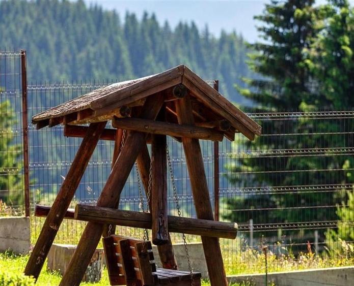 Domeniu turistic, zona pitoreasca, priveliste, aer curat, conditii speciale - 14