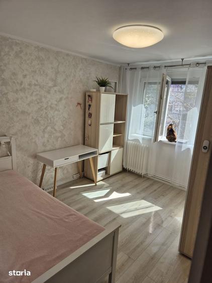 Apartament decomandat cu 4 camere, balcon, centrala, 2 locuri parcare - 5