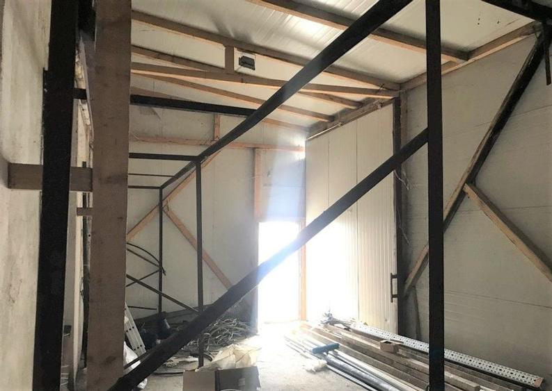 Zona Piata Delfinului 200mp impartit pe Parter 110 mp etaj 90 mp ideal depozit e - 3