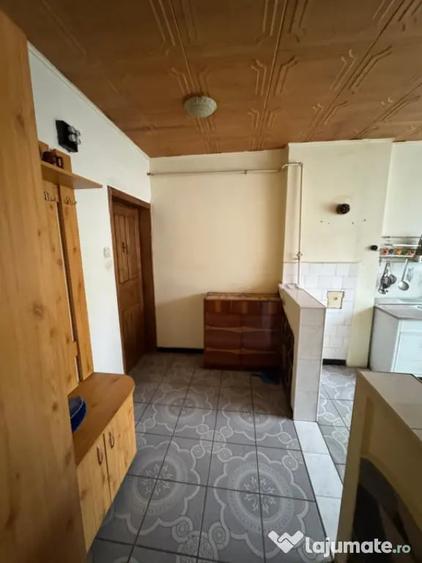 Apartament cu 2 camere semidecomandat în Ferneziu