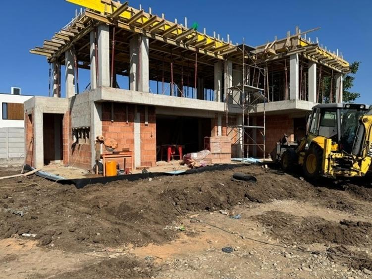 Tunari - Vila individuala Moderna - Zona rezidentiala & Langa Padure - 4