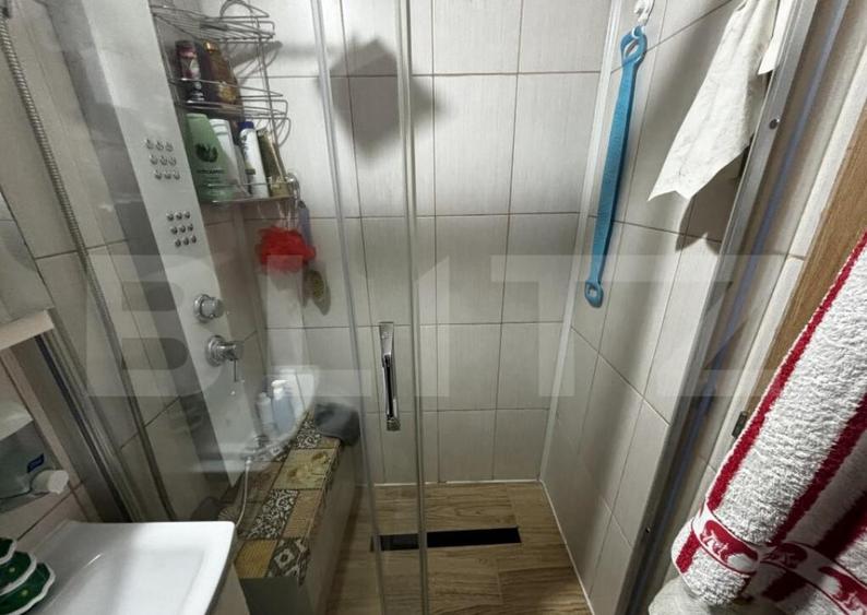 Apartament de vanzare, cu 3 camere, 48 mp, zona Micro 14 - 4