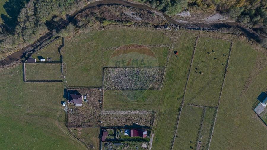 Teren cu priveliste de vis si curent trifazic - Plaiul Foii - 1