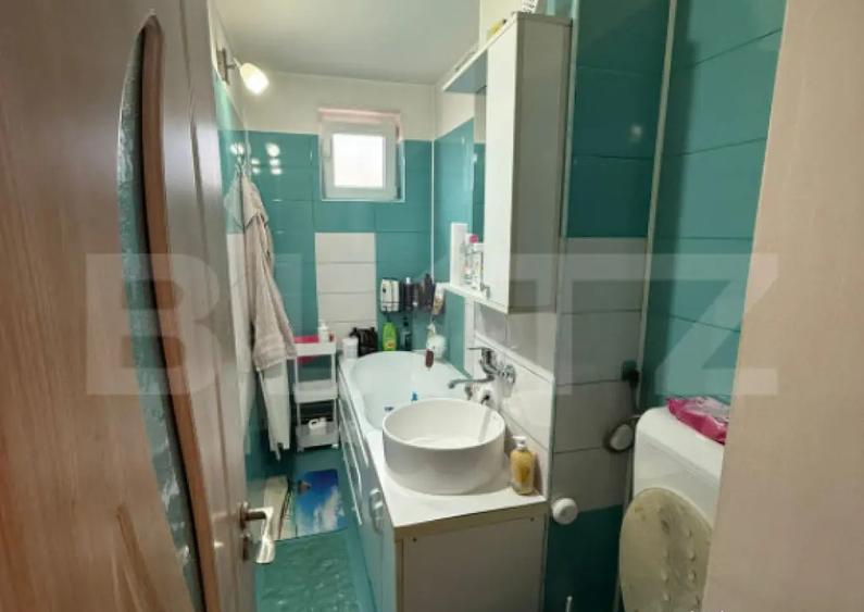 Apartament 2 camere ,renovat , zona micro 4 - 7