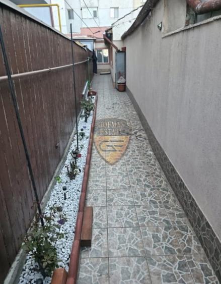 Casa 3 Camere - Centru - Tomis 2, eMag , 83 mp, Bucatarie, 2 Bai - 142m teren - 2