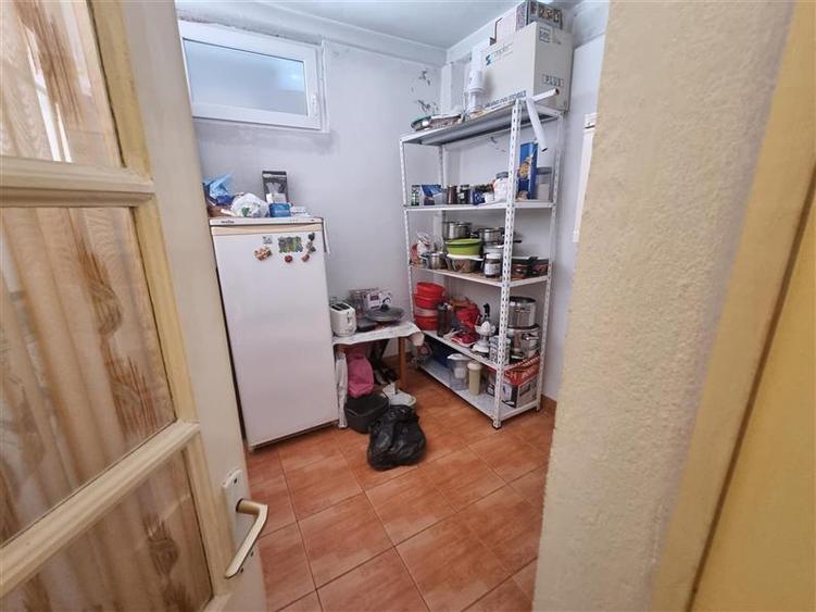 Casa independenta , vintage de vanzare , 300 mp cu teren de 1493 mp Sancrariul d - 20