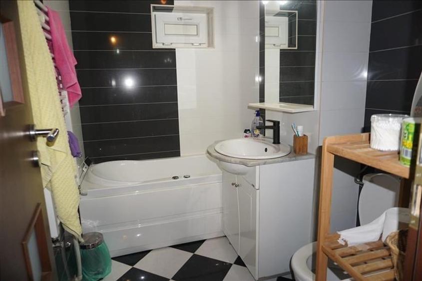 Apartament cu 4 camere si CT in 1 Mai - 11