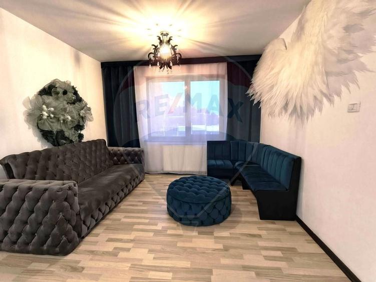 Apartament cu 3 camere de inchiriat in zona Km 5 - 1