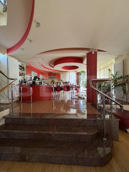 Casă individuală cu 5 camere cu Canalizare în Central