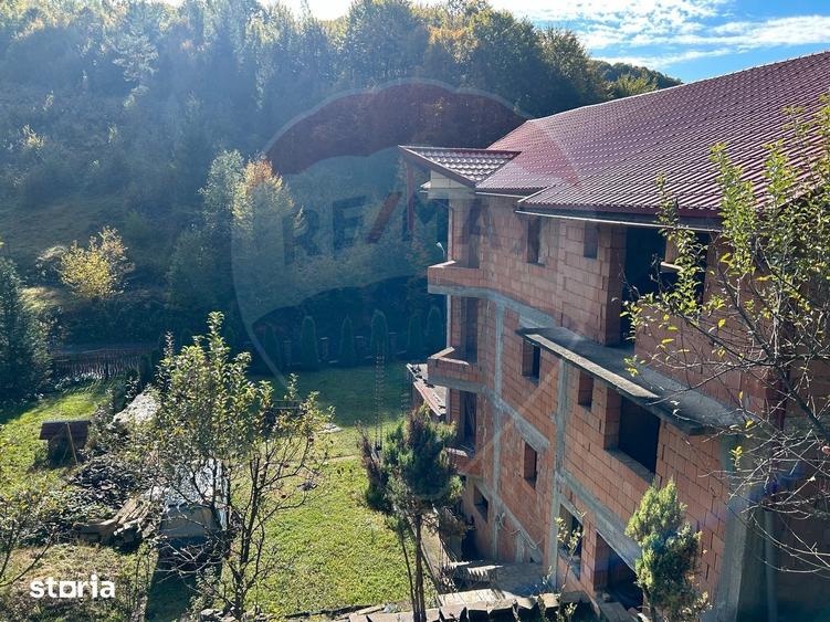 Spațiu comercial, de 1,000 mp, în Firiza