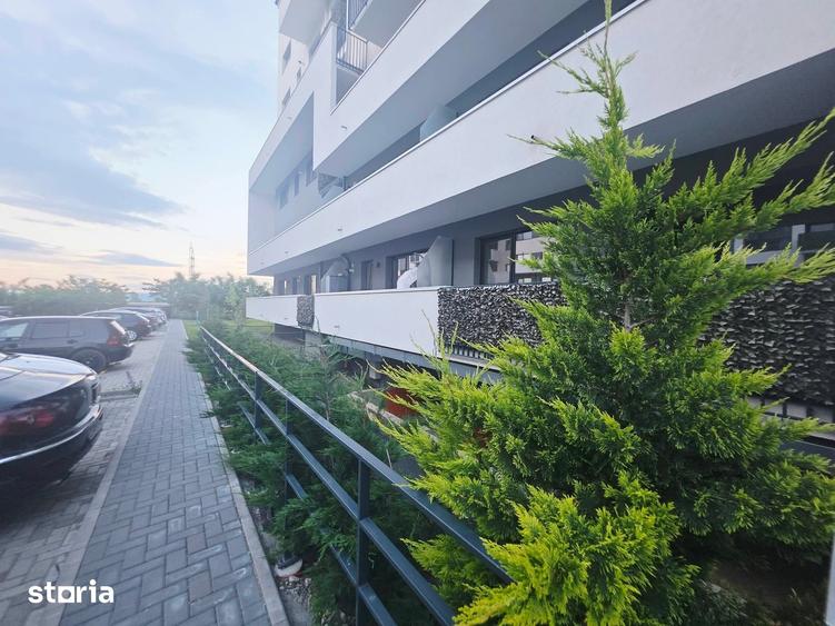 Apartament cu 2 camere decomandat în Tractorul