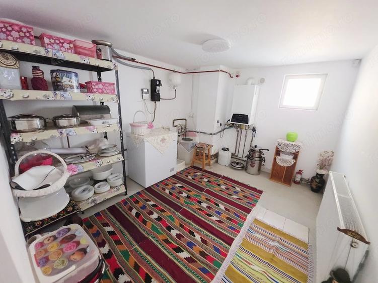 Casă cu 3 camere cu Teren 2836 Mp în Zănești