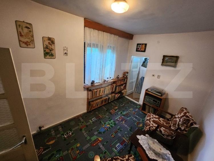 Casă individuală cu 6 camere cu Canalizare în Est