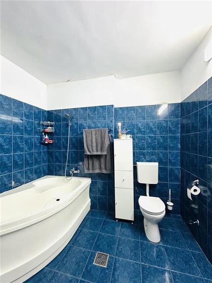 Casă cu 6 camere cu Canalizare în Ultracentral