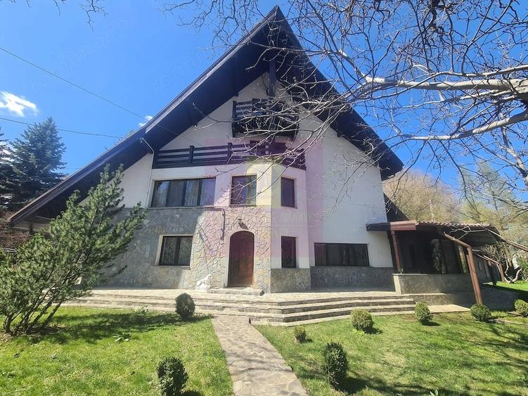 Casă cu 6 camere cu Teren 2066 Mp în Breaza