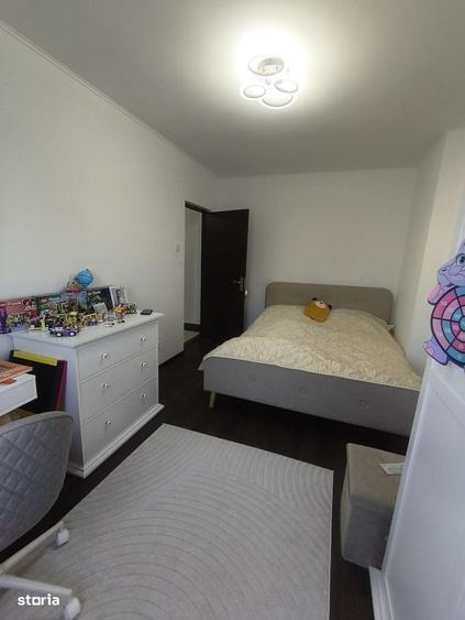 Apartament cu 2 camere decomandat în Teilor