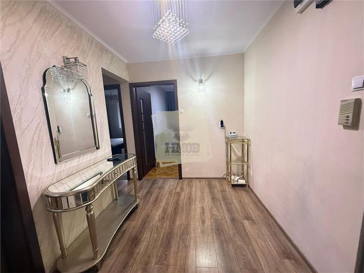 Apartament cu 3 camere decomandat, mobilat în Calea Dumbrăvii