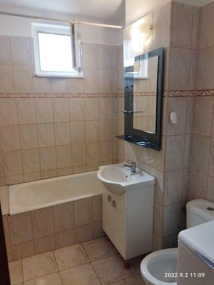 Apartament cu 2 camere decomandat în Precista
