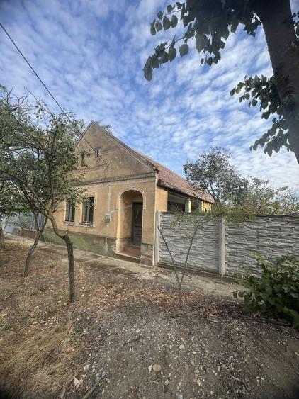 Casă cu 3 camere în Călacea