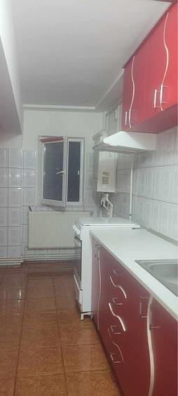 Garsonieră decomandată în Contactoare