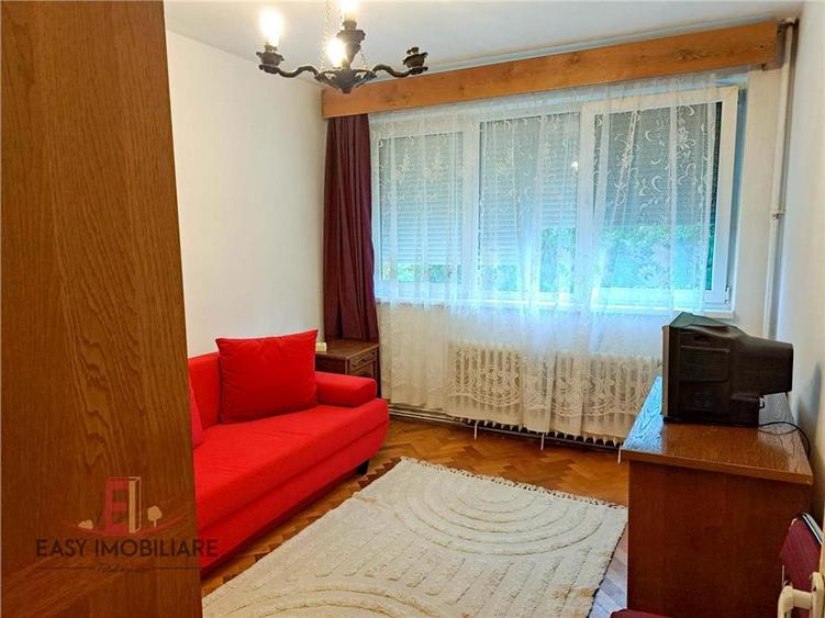 Apartament cu 2 camere semidecomandat în 7 Noiembrie