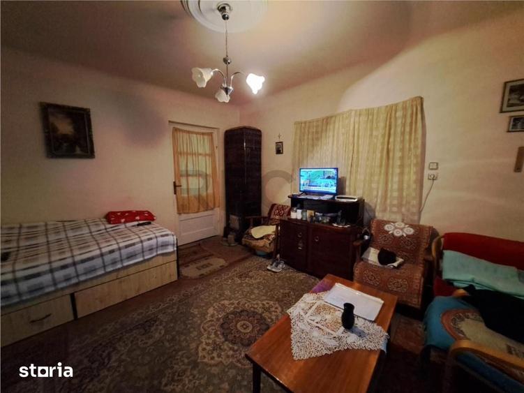 Casă cu 2 camere decomandat cu Teren 257 Mp în Sânmartin