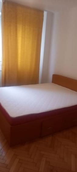Apartament cu 2 camere semidecomandat în Calea București